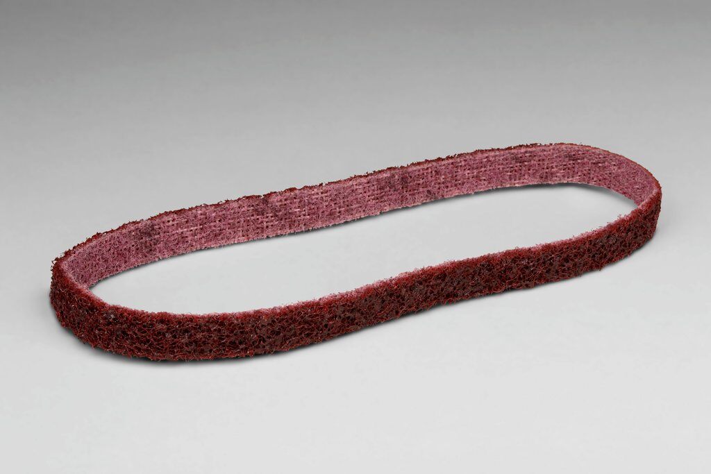 3M 7000045943 SC-BS Surface Conditioning Belt, 1/2 in W Belt x 24 in L, Medium Grade, Aluminum Oxide Abrasive, Maroon - Non-Woven Abrasive Belts